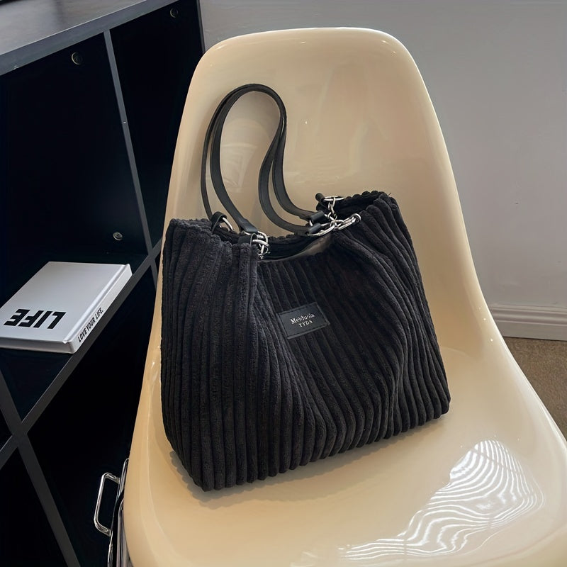 Corduroy crossbody taske dame i sort med kæderem