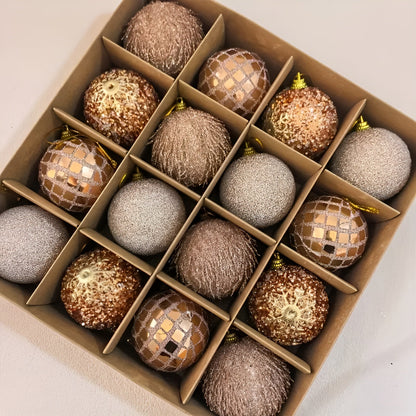 Julekuglesæt (16 stk., Ø 6 cm) – Farverige Julekugler | Perfekt Pynt til Juletræ, Stue og Have