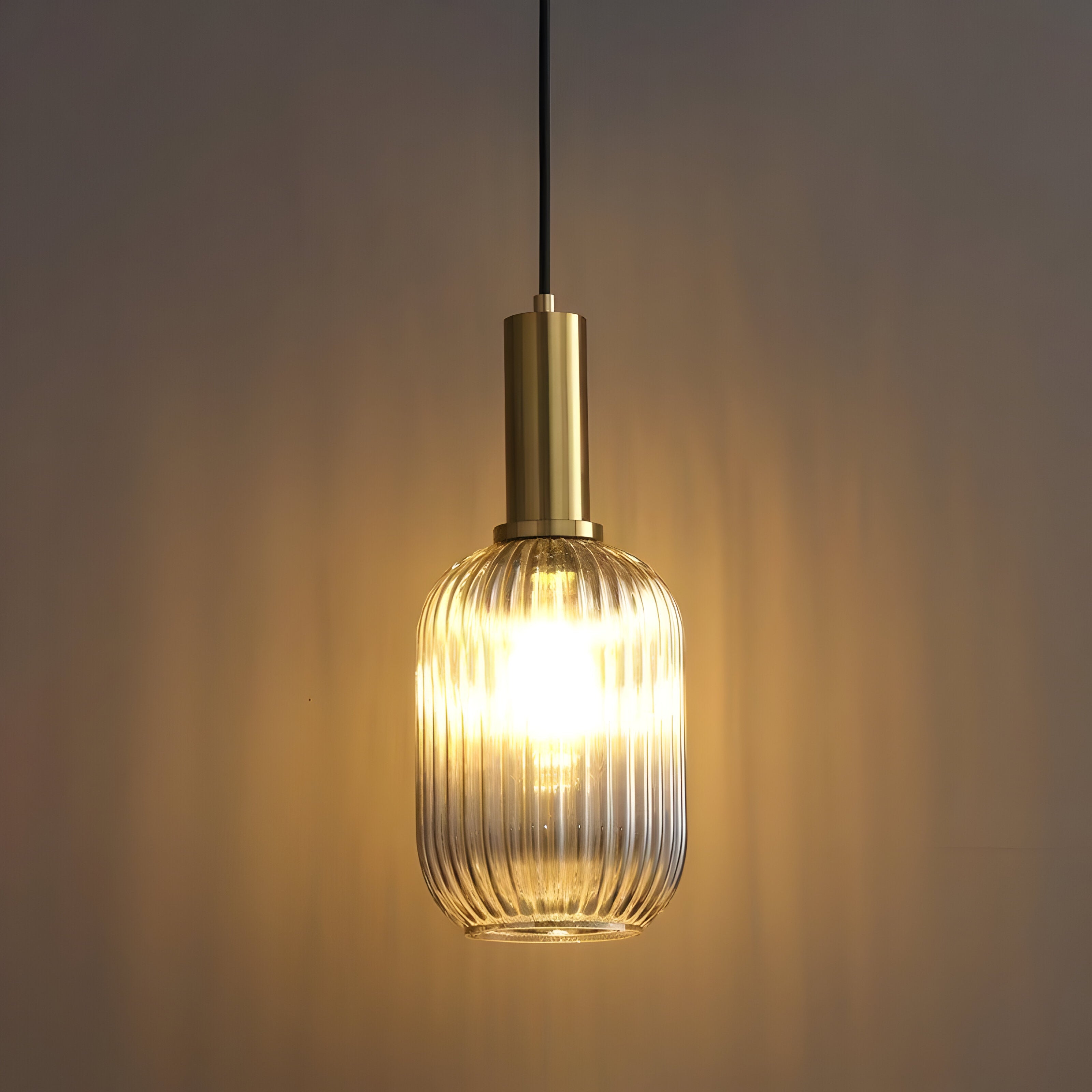 Sivren Vintage Glass Pendant Lamp - Timeless Elegance