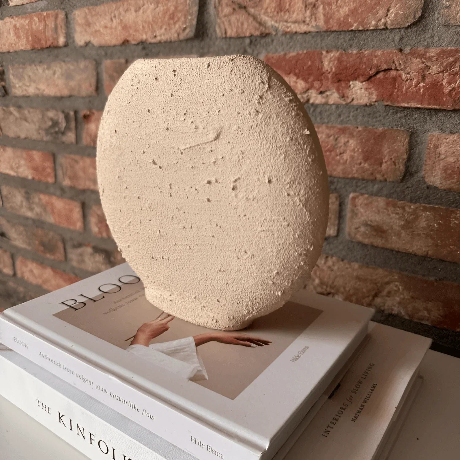 Lunar Texture Keramikvase – Beige Dekorativ Vase med Strukturoverflade - Lioren