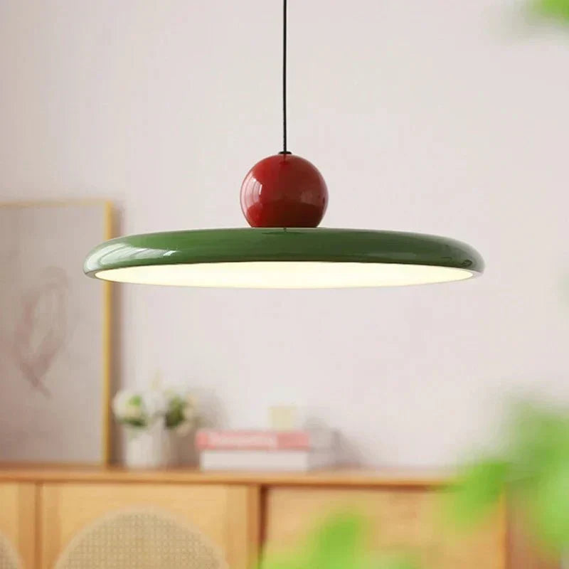 Bauhaus LED pendel i hvid over spisebord