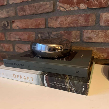 Sølvfarvet Dekorationsskål i Metal – Moderne Design med Spejlfinish - Lioren