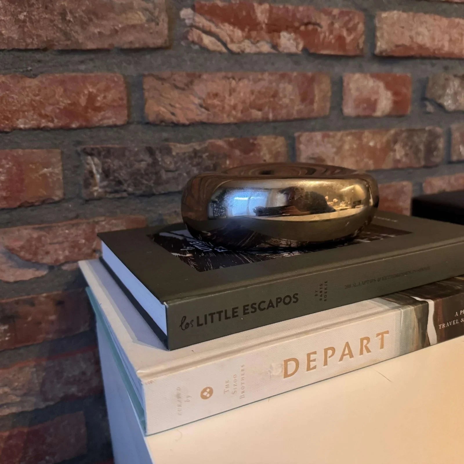 Sølvfarvet Dekorationsskål i Metal – Moderne Design med Spejlfinish - Lioren