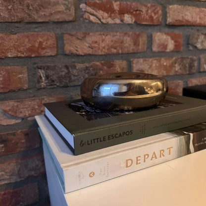 Sølvfarvet Dekorationsskål i Metal – Moderne Design med Spejlfinish - Lioren