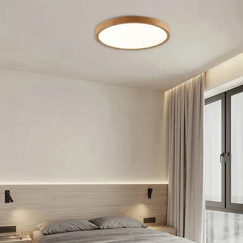 Nærbillede af valnødeåretegning på rund loftlampe